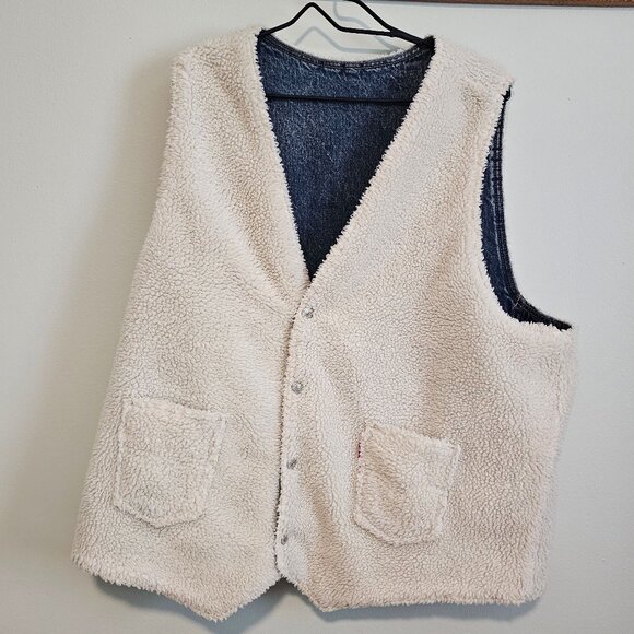 !!!NWT!!! Men’s Levi Reversible Denim and Sherpa Vest, XL - Picture 4 of 9